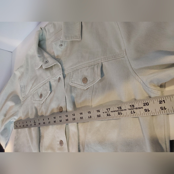 Gloria Vanderbilt x Christian Siriano Light Wash Denim Jacket 14 - Picture 6 of 9